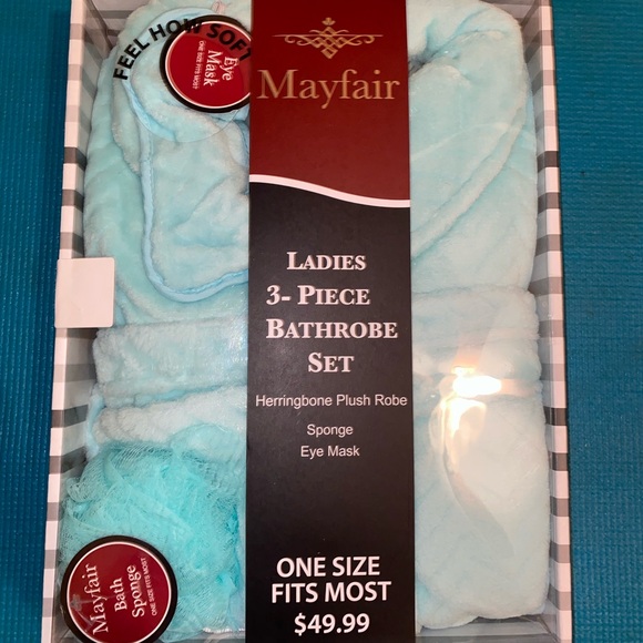 Ladies 3 Piece Bathrobe Gift Set [Plush Robe, Sponge, Eye Mask] - Picture 2 of 3